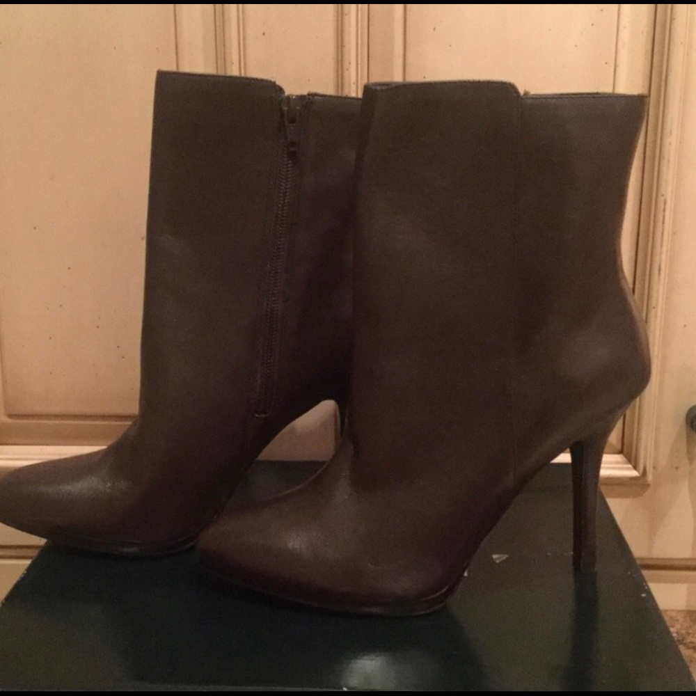 NEW- ⭐️Lauren RALPH LAUREN Boots-Dark Brown⭐️